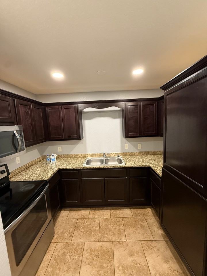11114 Baywood St - Photo 5 of 17