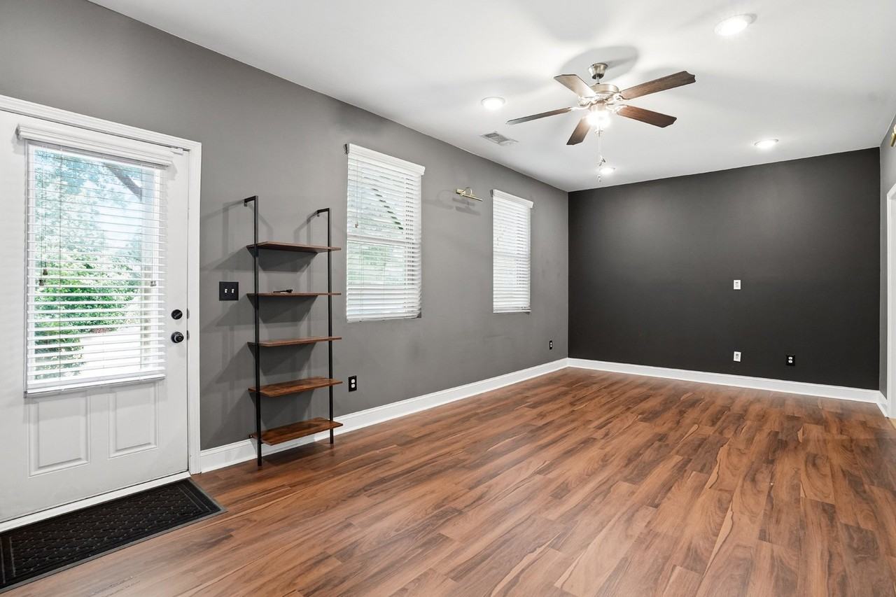 2376 Tarben Dr - Photo 2 of 20