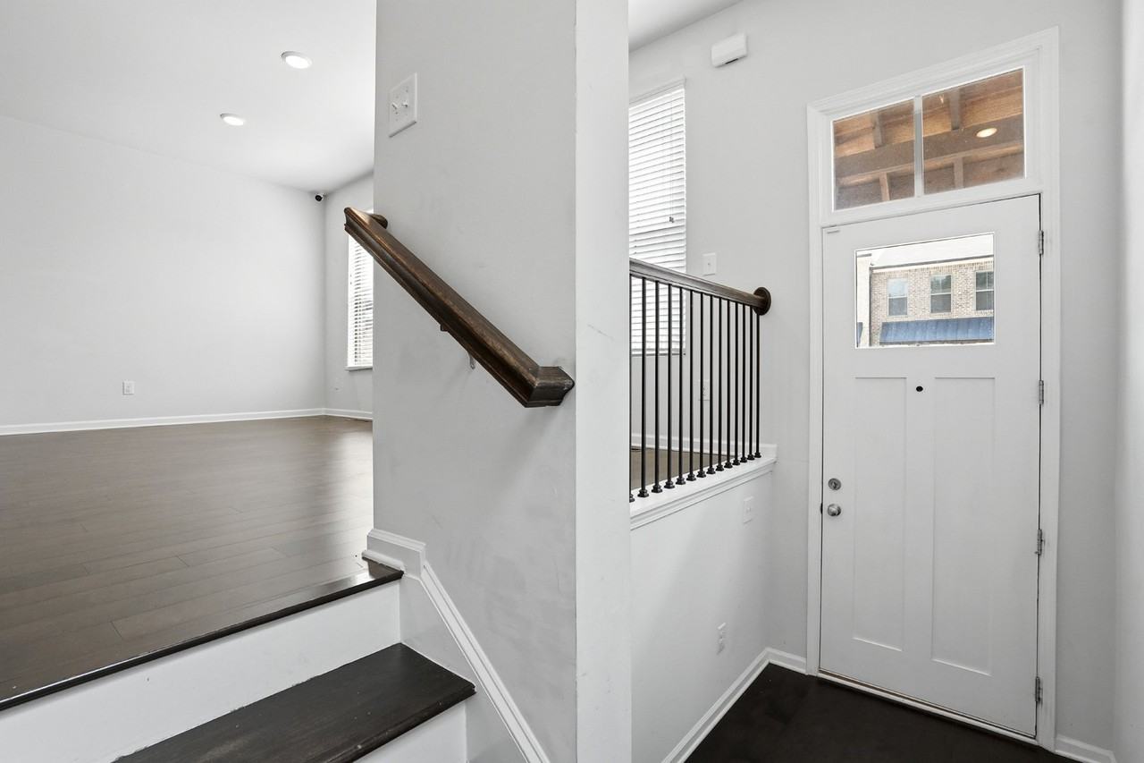 2376 Tarben Dr - Photo 4 of 20