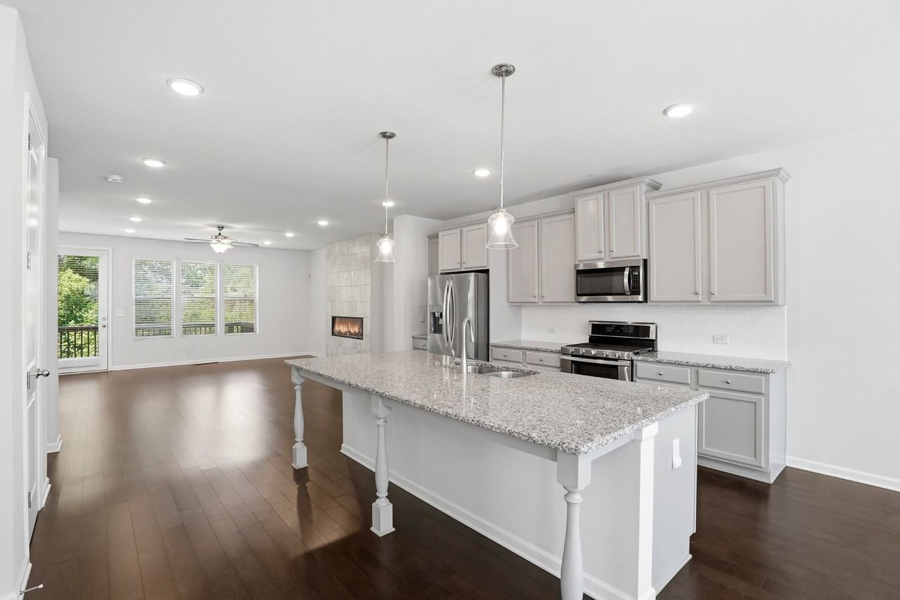 2376 Tarben Dr - Photo 6 of 20