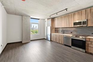 160 N Ashland Ave - Photo 1 of 1