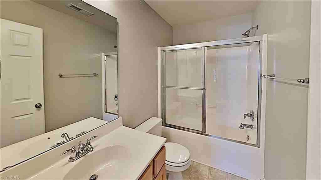 5990 Fox Point Cir - Photo 4 of 12