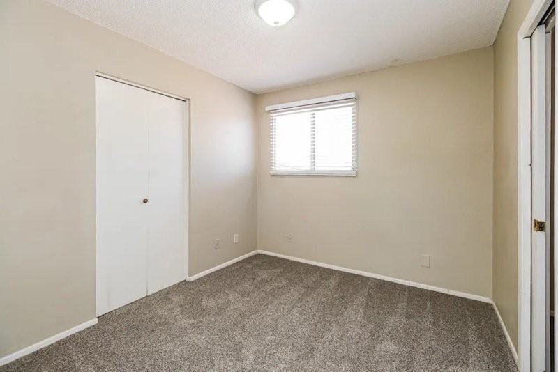 3527 S Shafer Dr - Photo 3 of 6