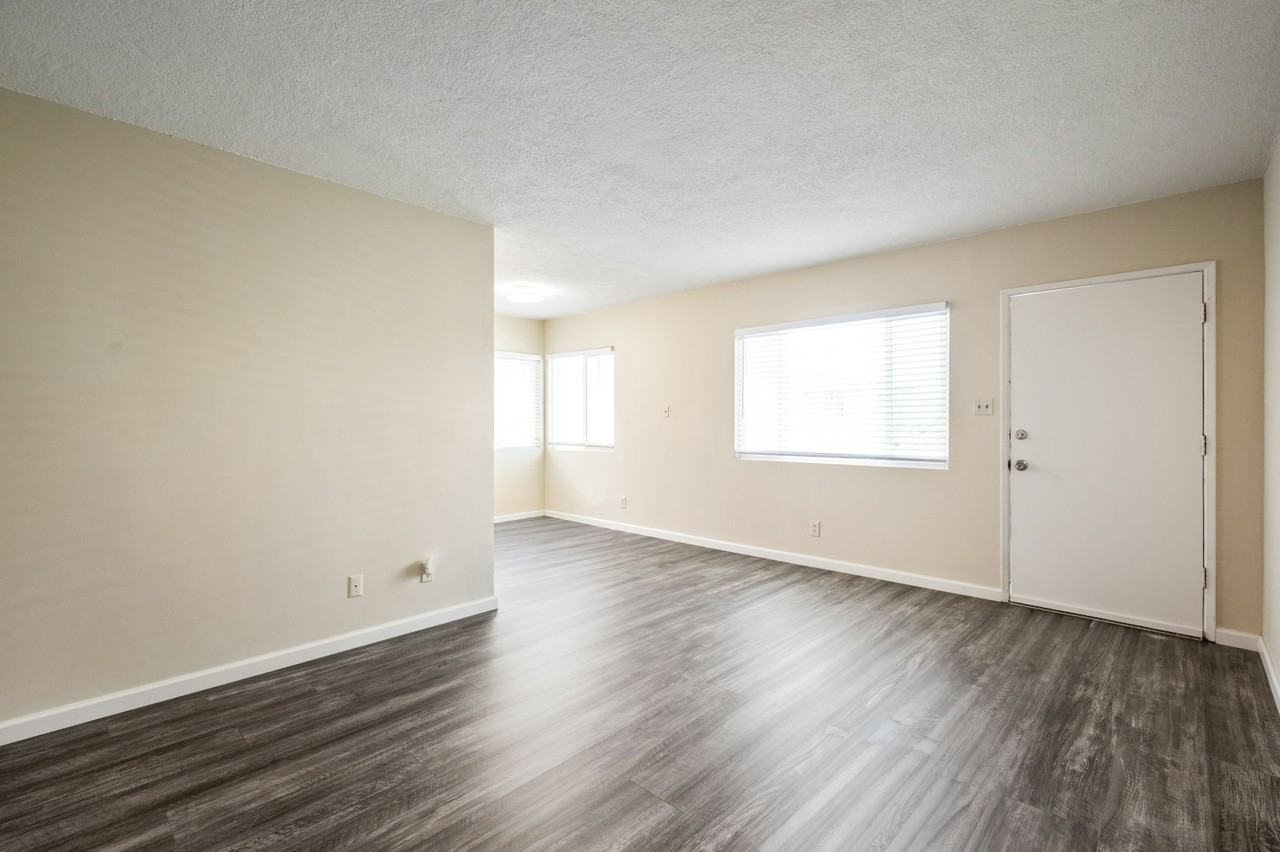 717 South Meyler Street, Unit #B - Photo 5 of 21