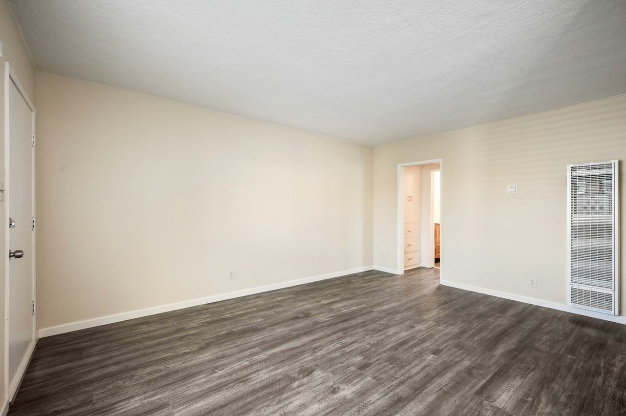 717 South Meyler Street, Unit #B - Photo 6 of 21