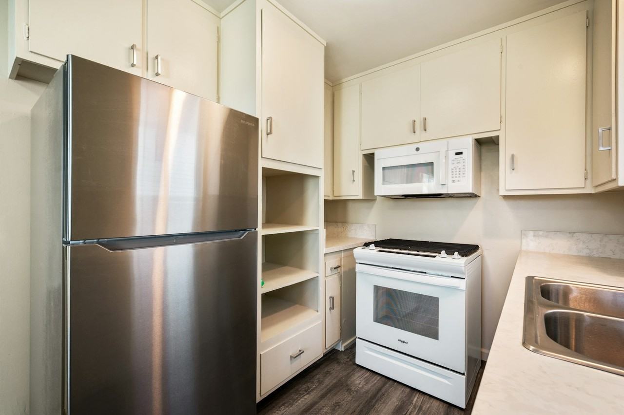 717 South Meyler Street, Unit #B - Photo 7 of 21