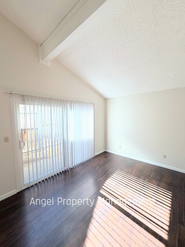 7885 Vistaridge Drive - Photo 4 of 17