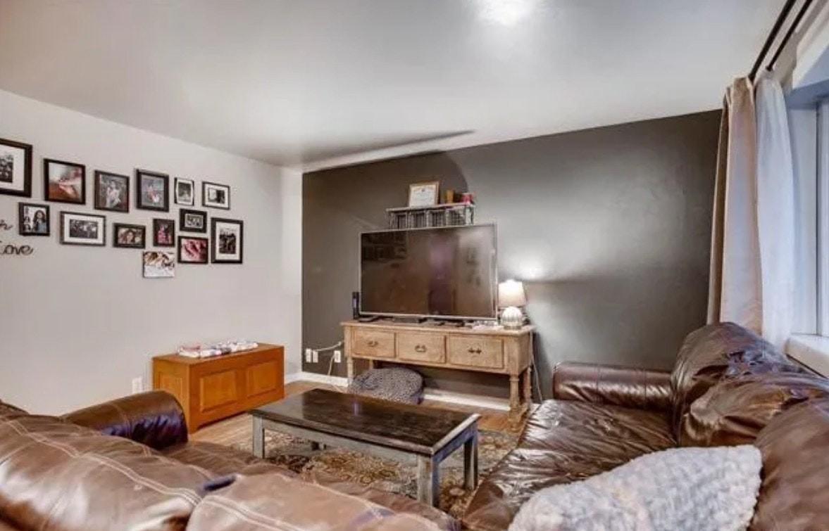423 South Hoyt Street - Photo 3 of 9