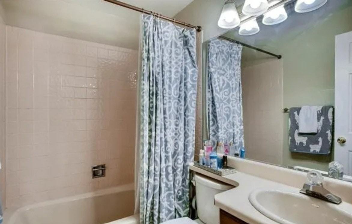 423 South Hoyt Street - Photo 7 of 9