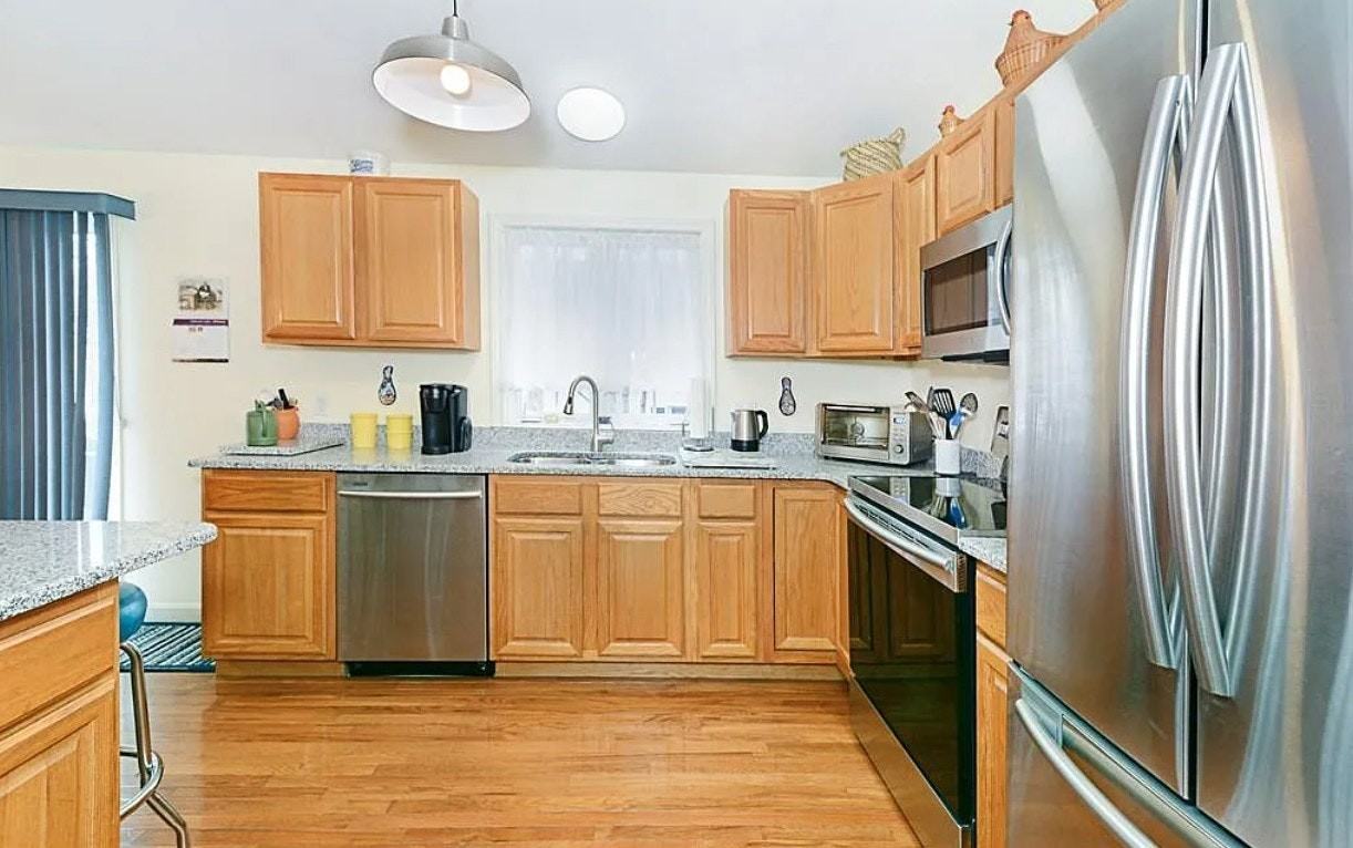 43 Wilbur Street - Photo 2 of 10