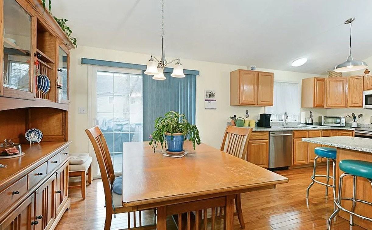 43 Wilbur Street - Photo 5 of 10