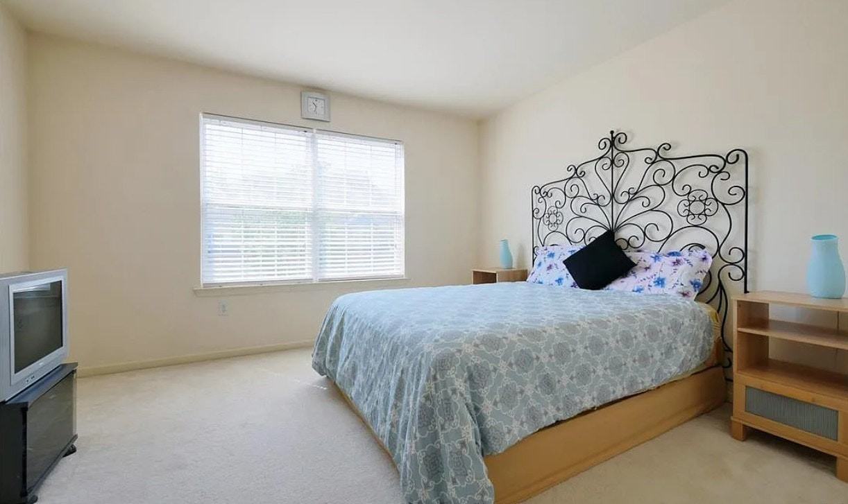 4333 Creek Road - Photo 2 of 11