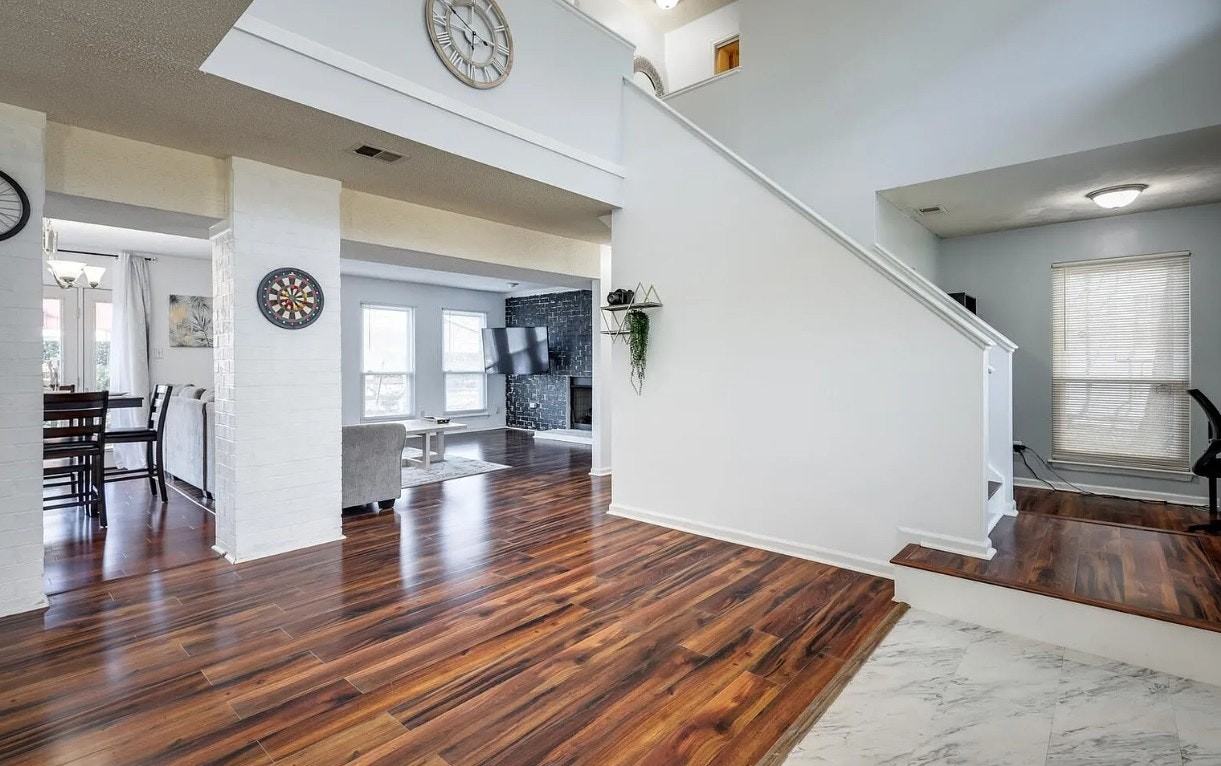 4033 Foxwood Drive - Photo 2 of 12