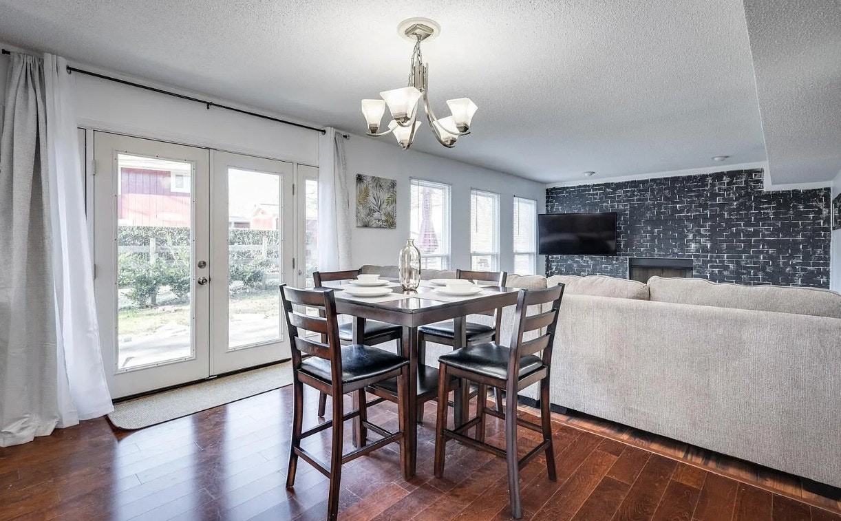 4033 Foxwood Drive - Photo 4 of 12