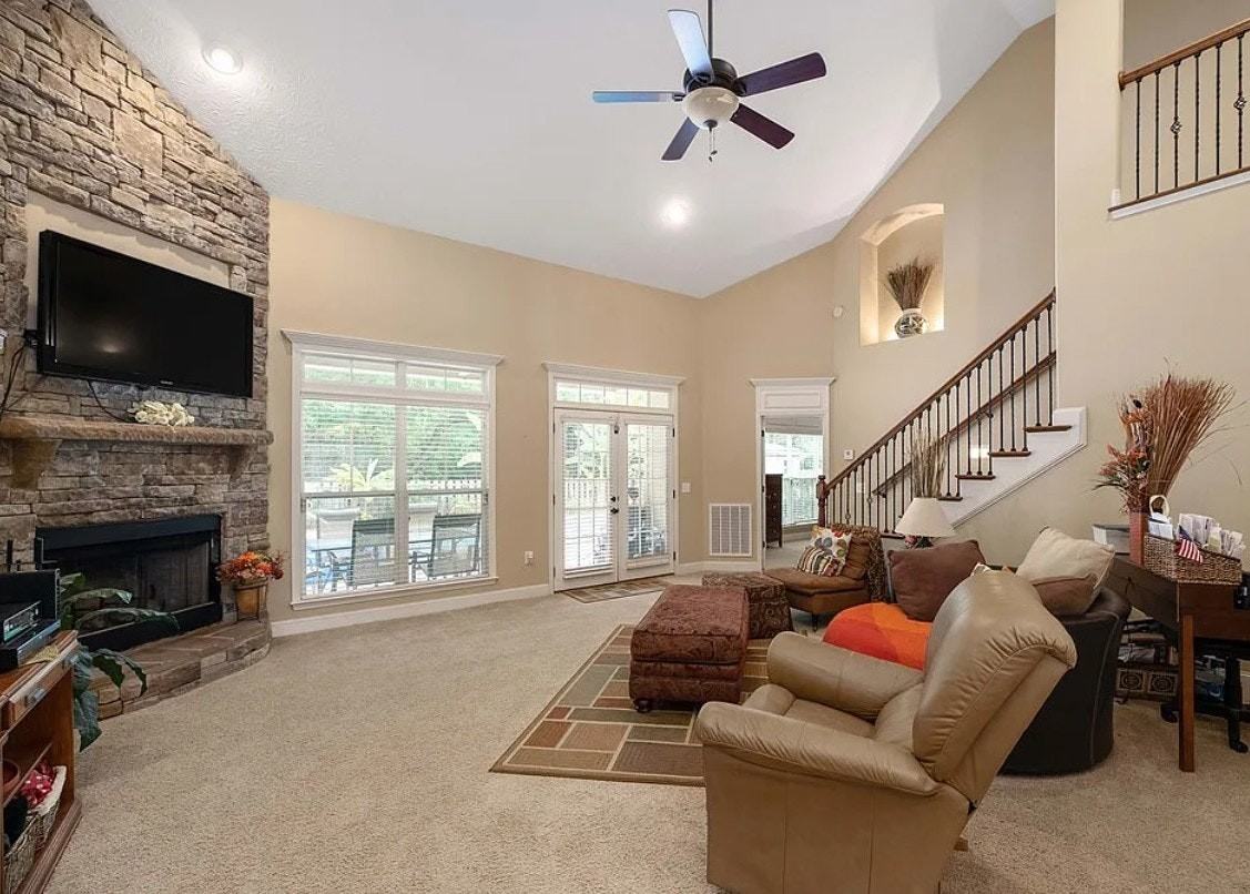 1025 Red Maple Way - Photo 4 of 12