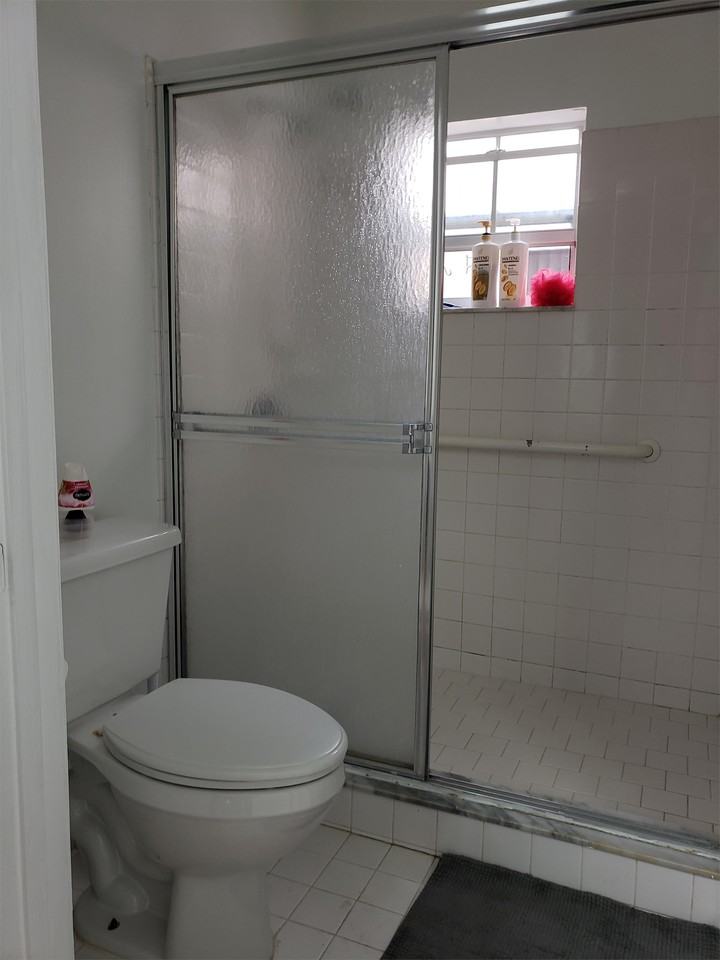 18891 Nw 19th St #1 - Photo 4 of 11