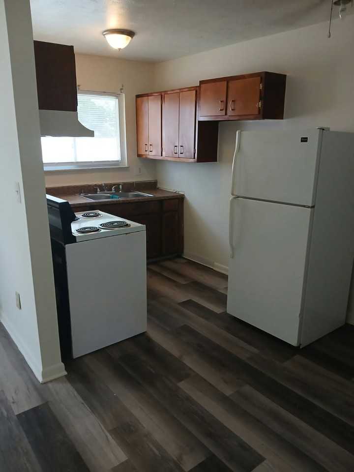 56 Fernwood Avenue, Unit C - Photo 7 of 8