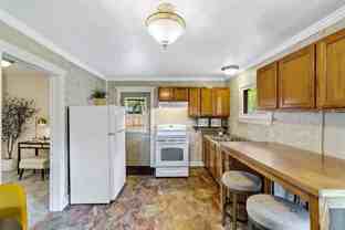 2 NW Hood Pl - Photo 1 of 1