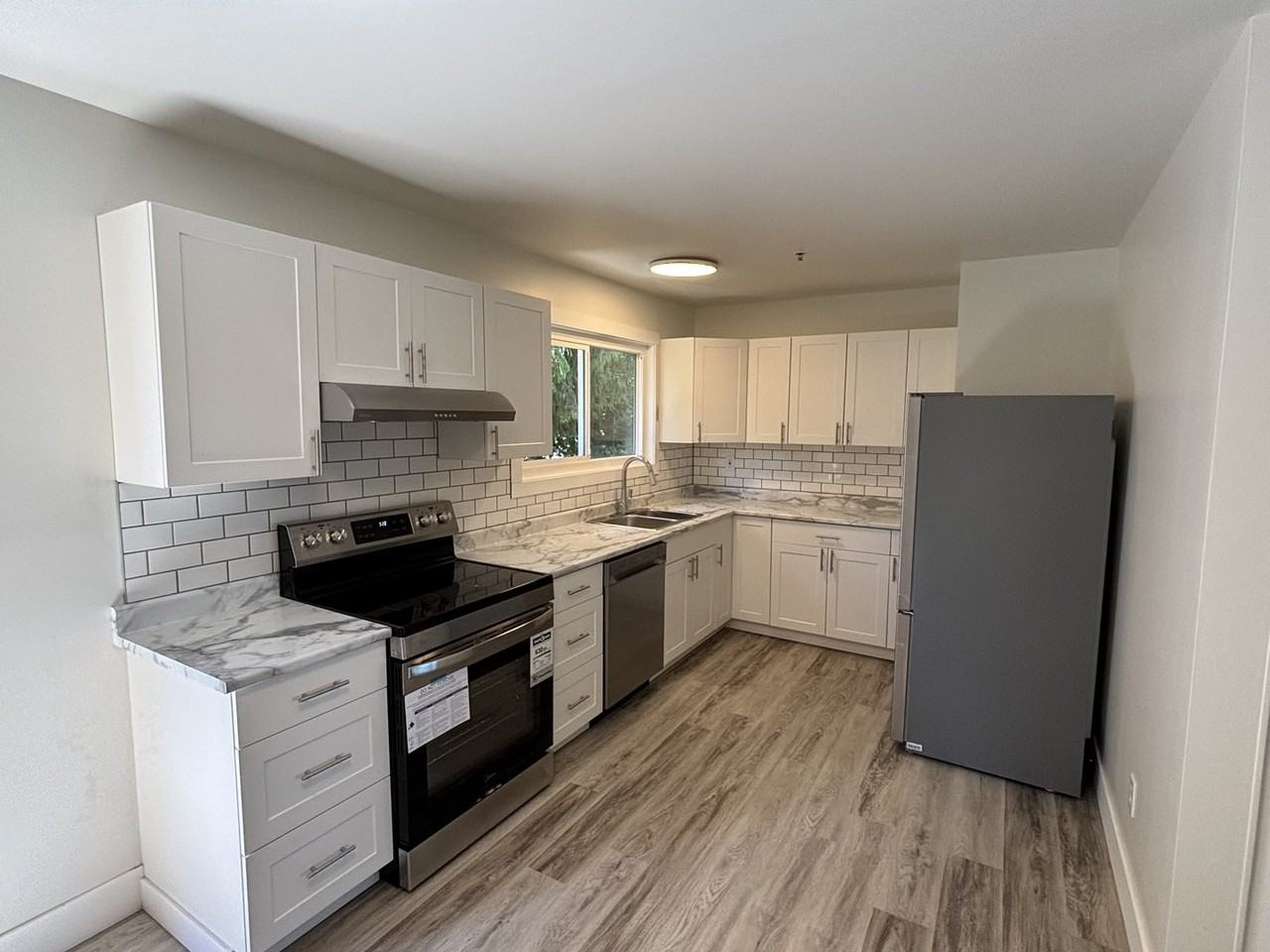 2139 Boundary Ave - Photo 2 of 13
