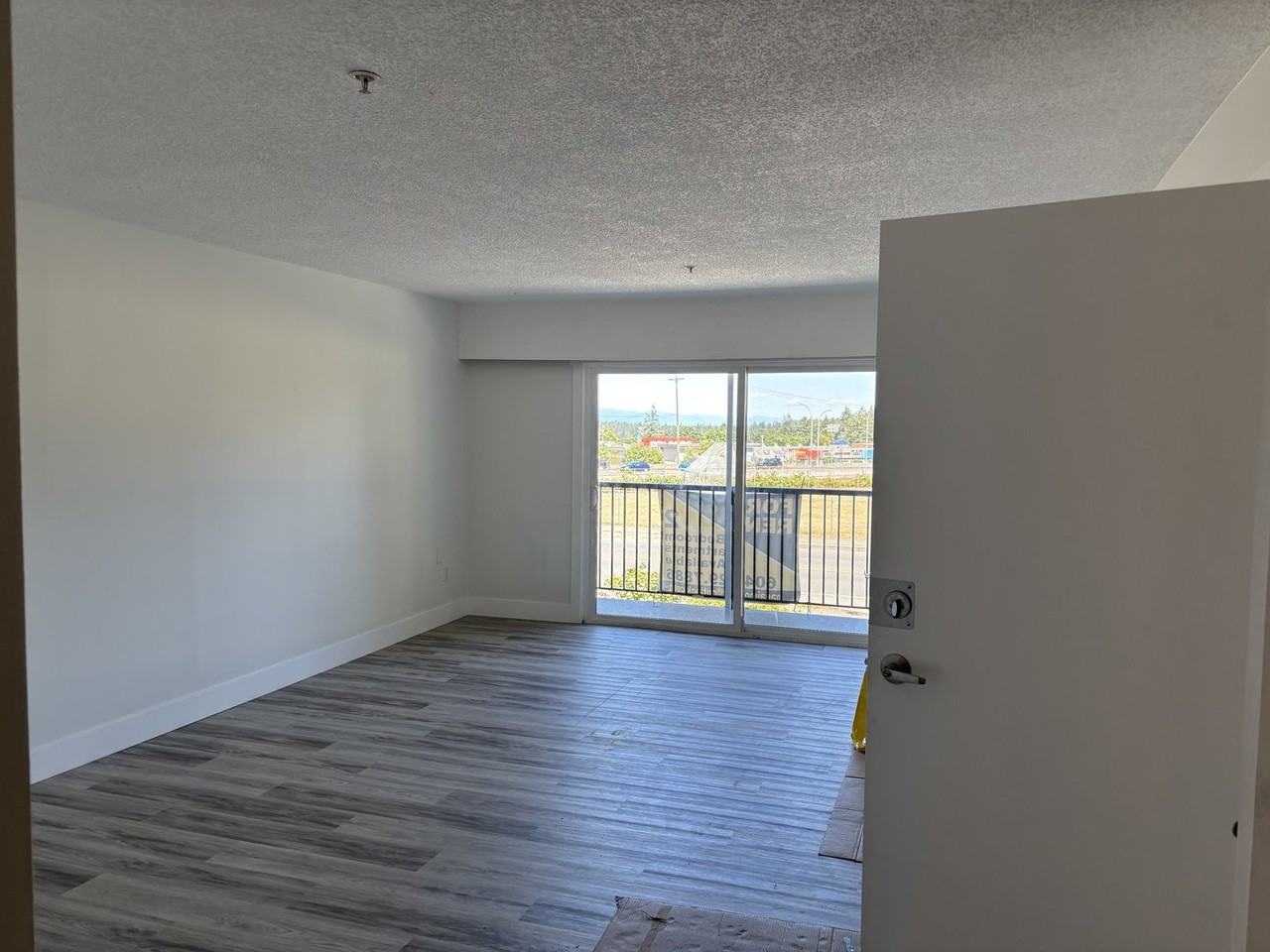2139 Boundary Ave - Photo 3 of 13