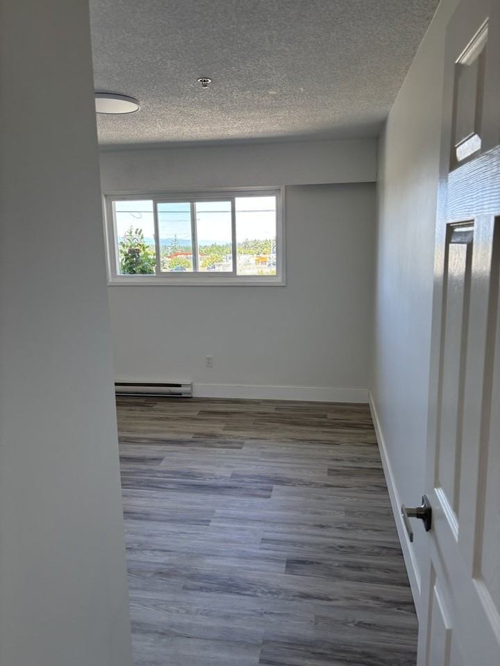 2139 Boundary Ave - Photo 6 of 13