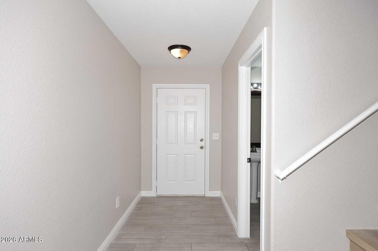 3249 S Chaparral Rd - Photo 4 of 34