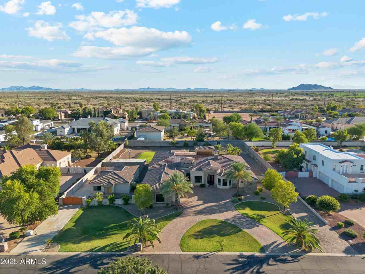 11407 E Bellflower Ct - Photo 2 of 43