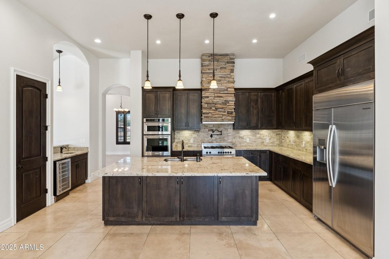 11407 E Bellflower Ct - Photo 4 of 43