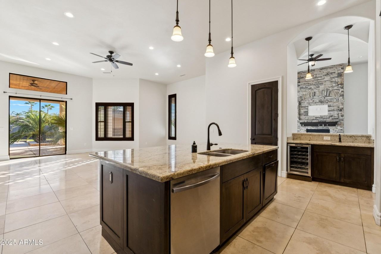 11407 E Bellflower Ct - Photo 5 of 43