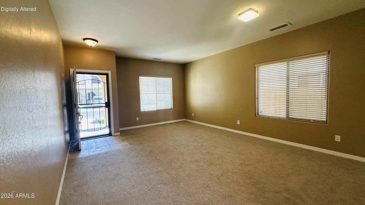 2138 W Marconi Ave - Photo 2 of 41