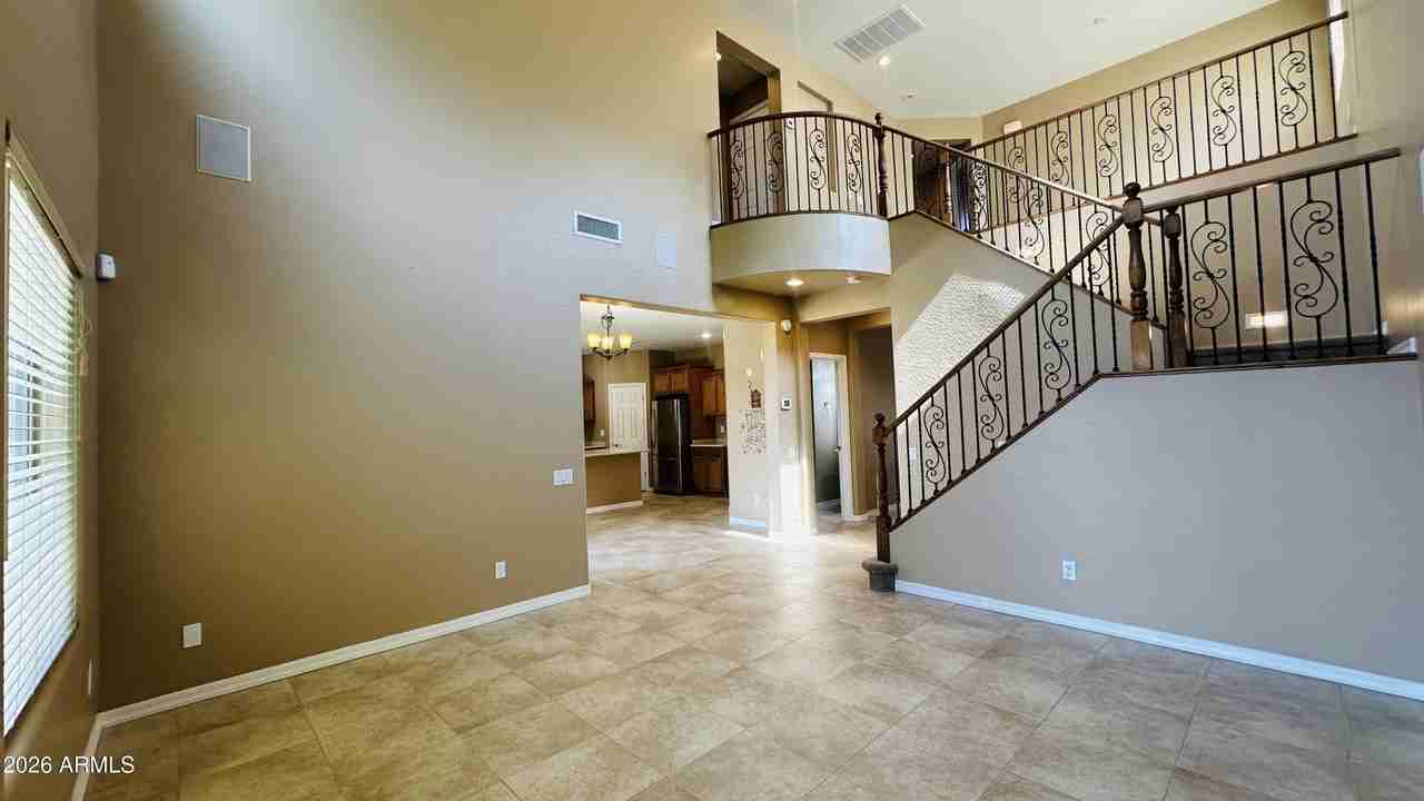 2138 W Marconi Ave - Photo 7 of 41