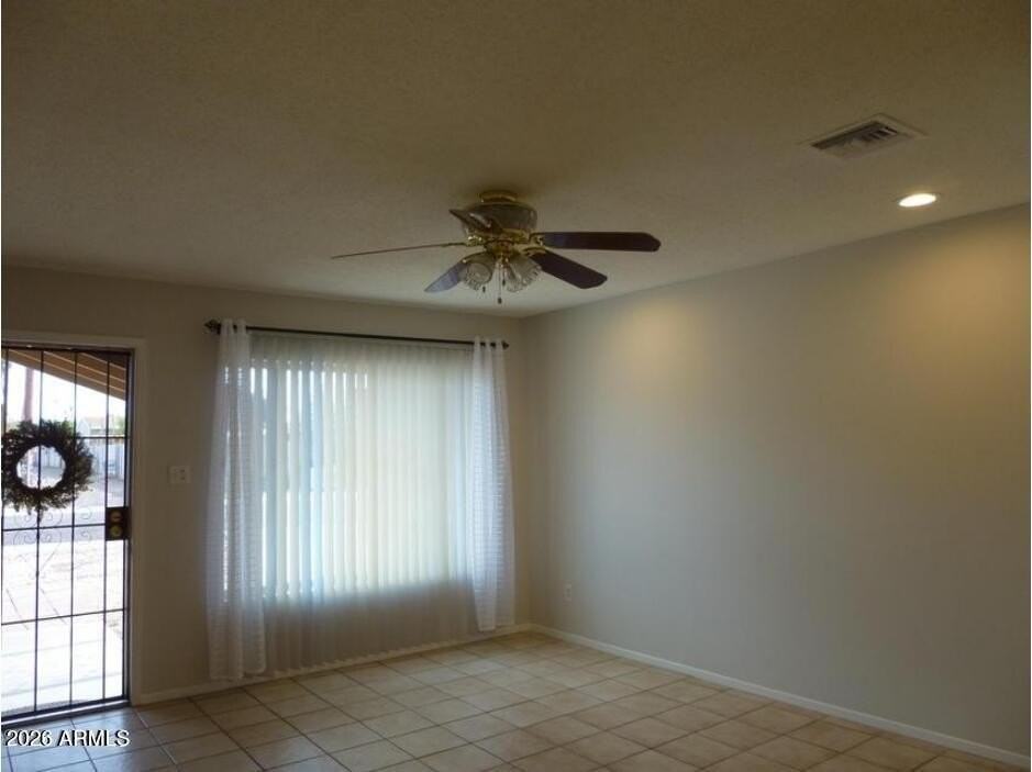 946 E Loma Vista Dr - Photo 2 of 15