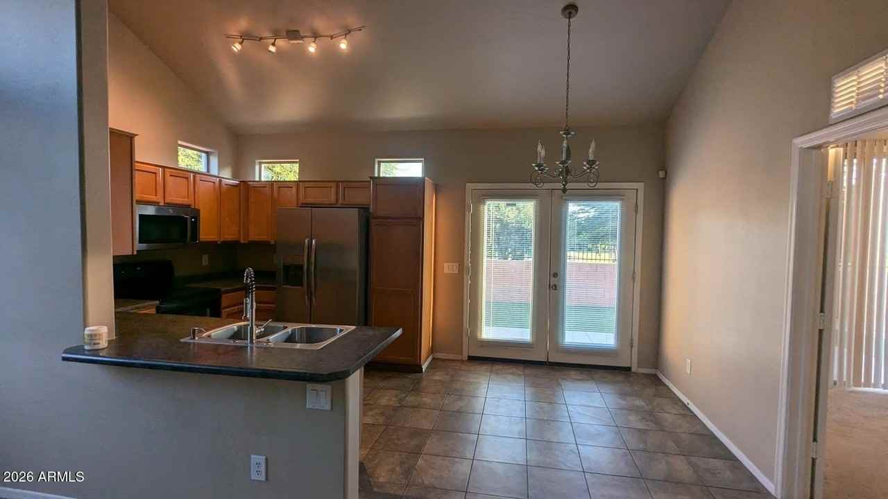9857 E Empress Ave - Photo 4 of 15