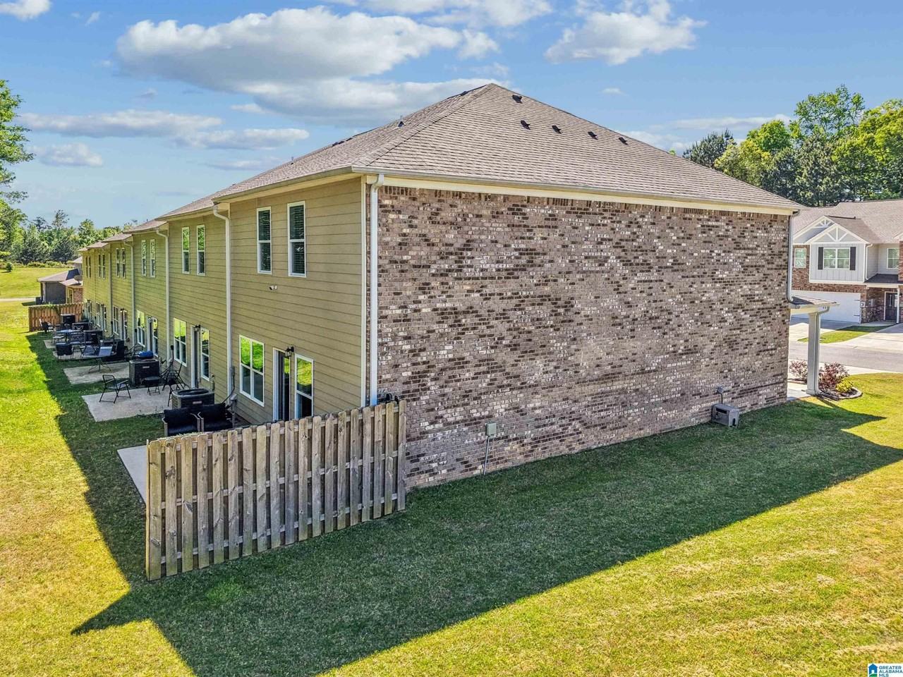 501 Polo Way - Photo 4 of 34