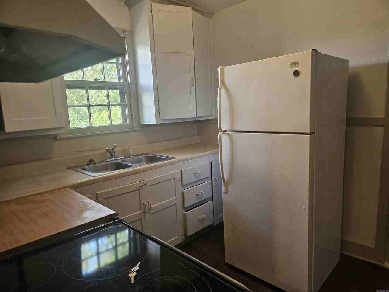 2405 S Fillmore St - Photo 3 of 13