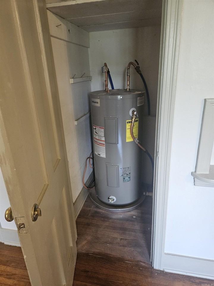 2405 S Fillmore St - Photo 5 of 13
