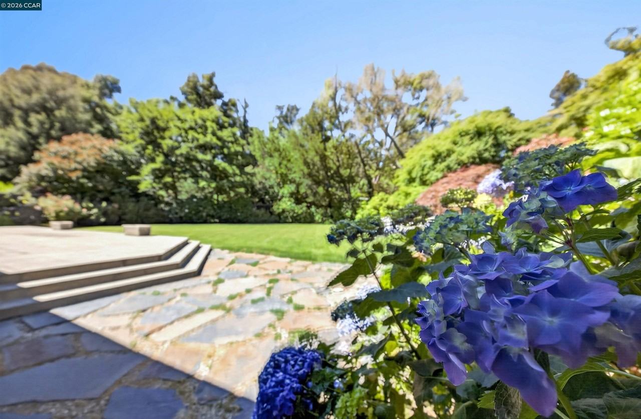 39 Donna Maria Way - Photo 6 of 15