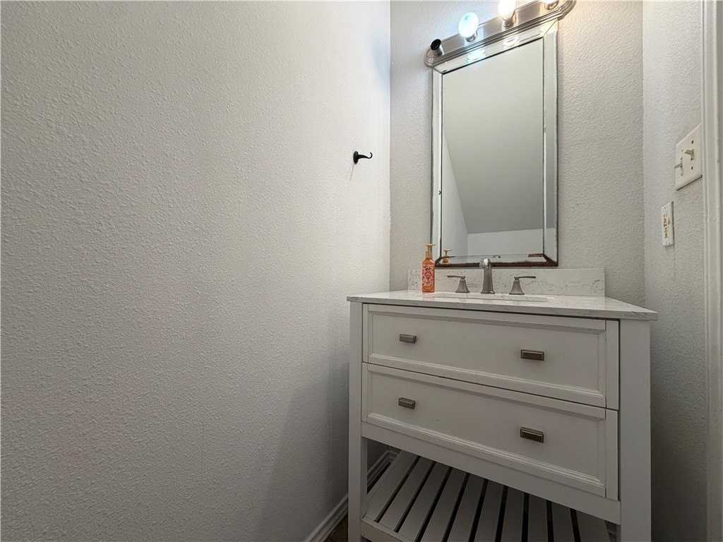 5509 Candace St - Photo 5 of 40