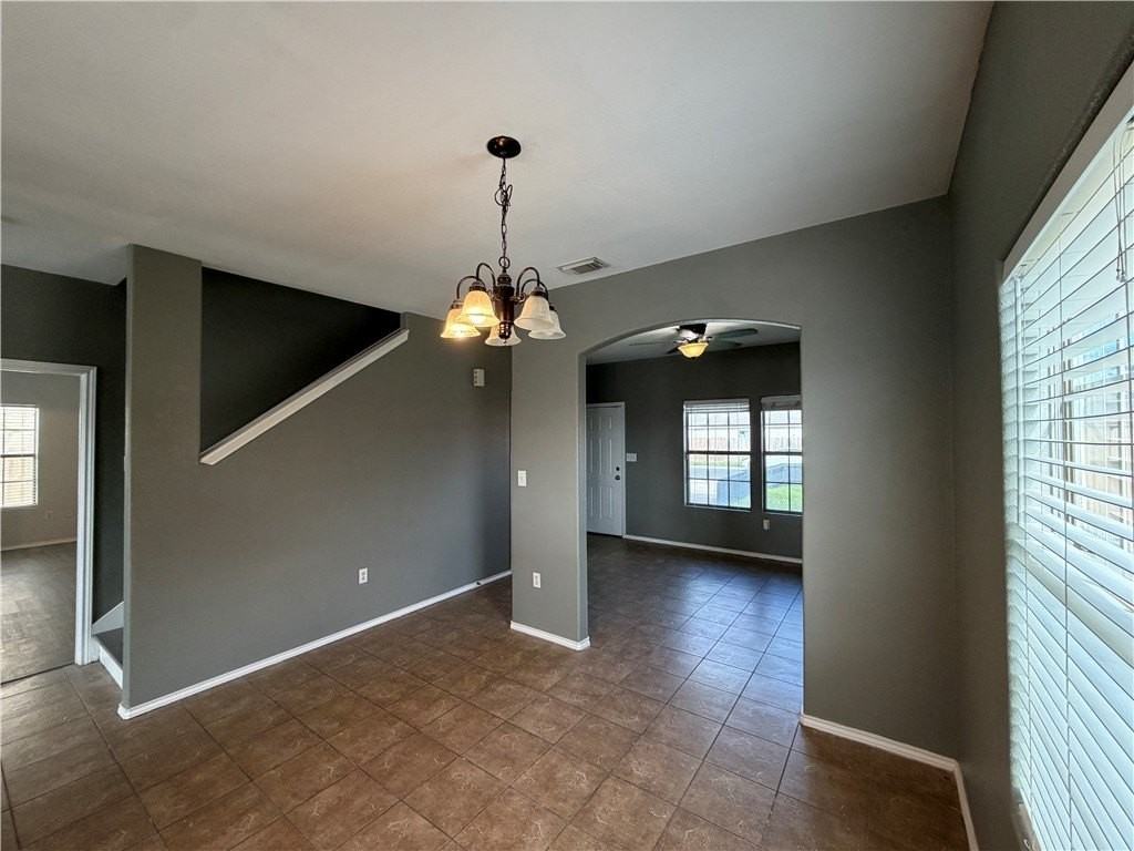 5509 Candace St - Photo 7 of 40