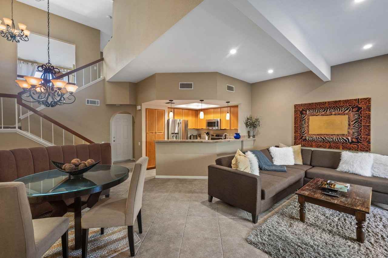 73421 Foxtail Ln - Photo 4 of 40