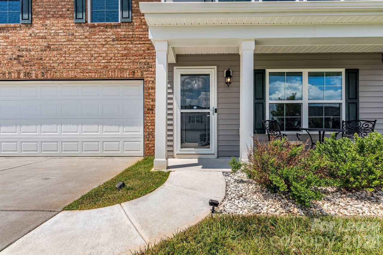 272 Daniel Dr - Photo 2 of 46