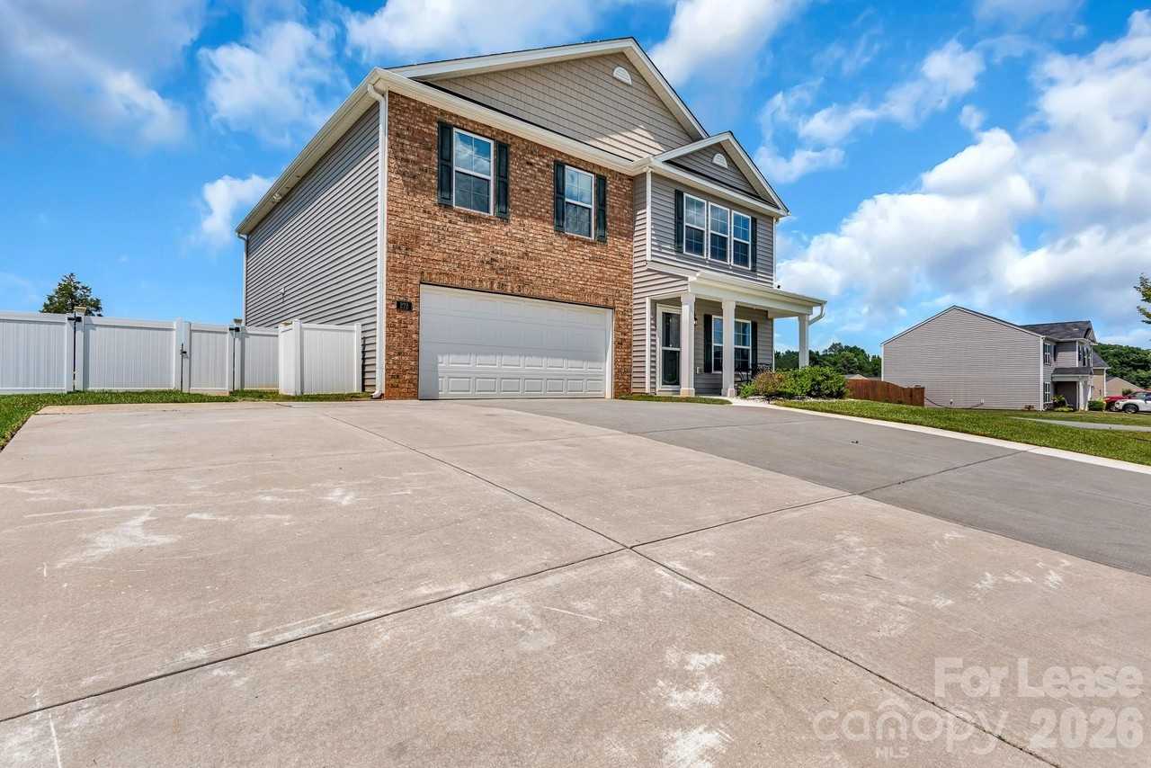 272 Daniel Dr - Photo 3 of 46