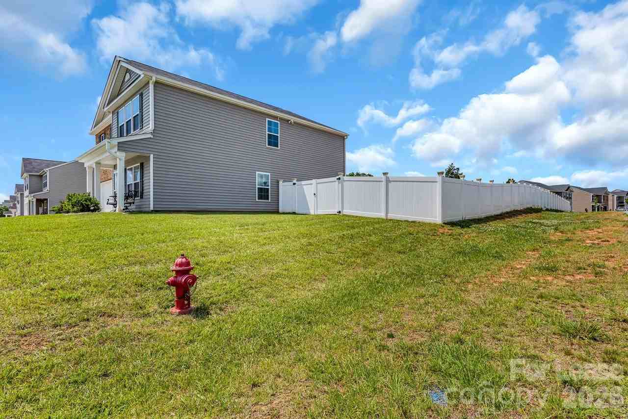 272 Daniel Dr - Photo 5 of 46