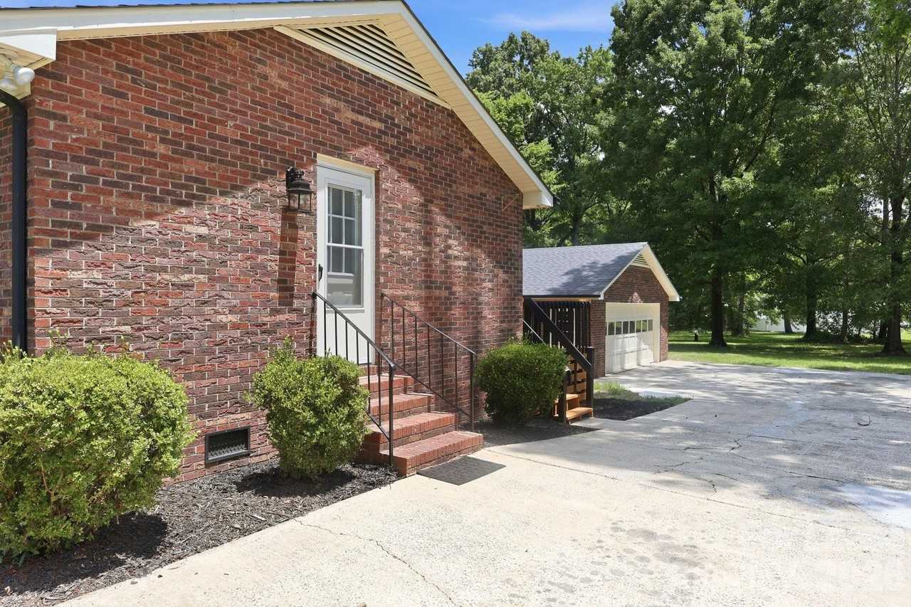 6299 Spring Court Ln - Photo 5 of 45