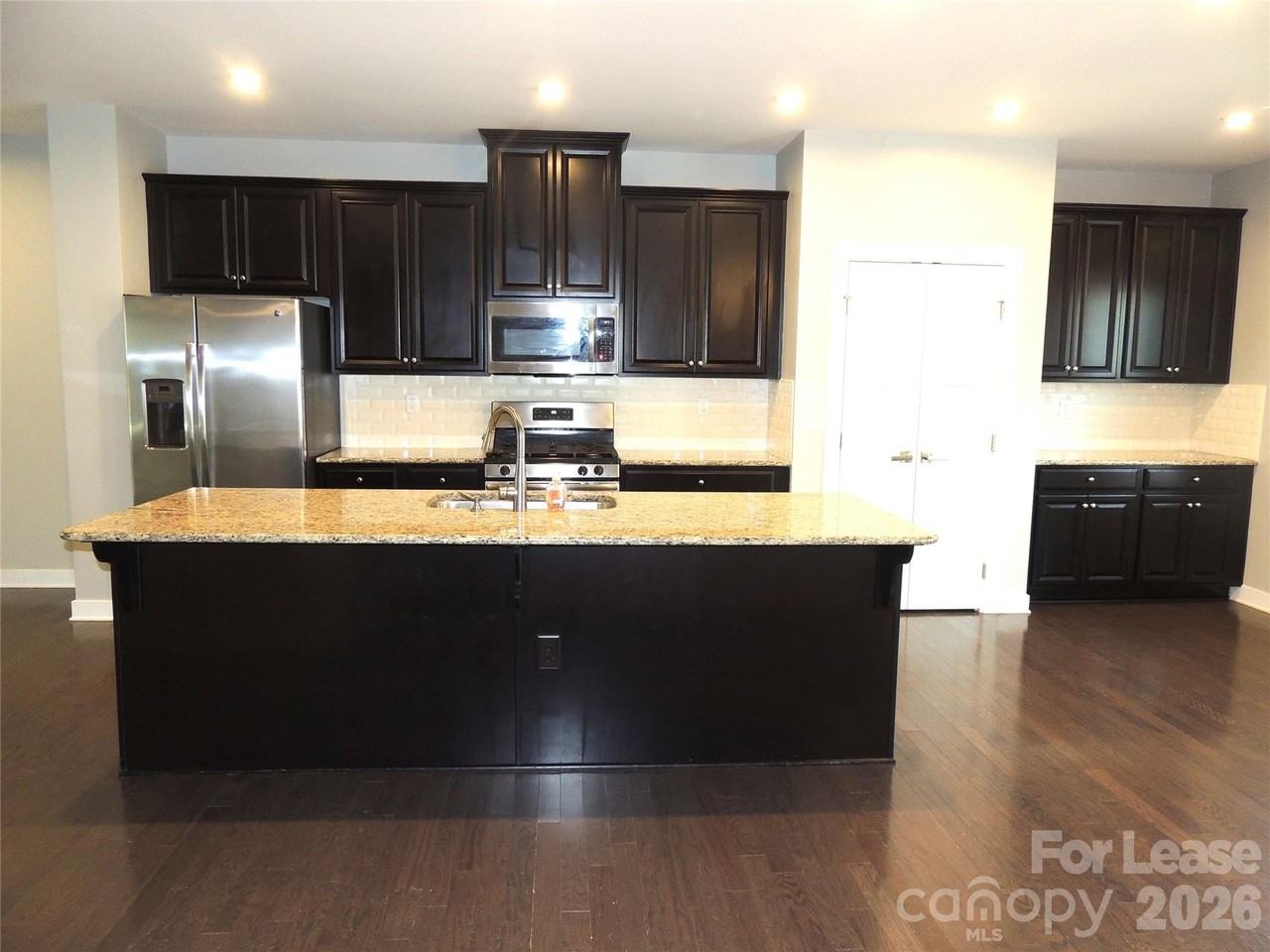 1912 Catkin Ln - Photo 6 of 22