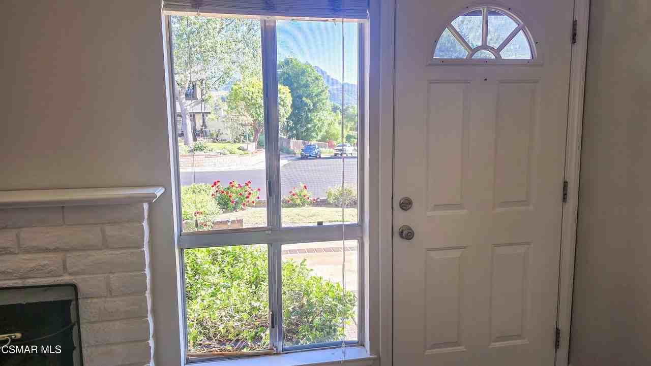 3105 Lodgewood St - Photo 6 of 33