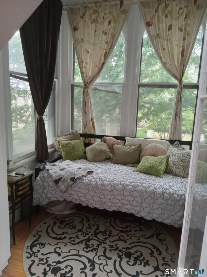 607 Chapel St #D - Photo 2 of 18