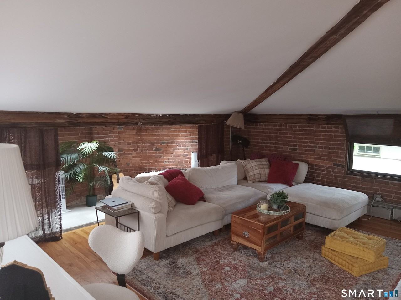 607 Chapel St #D - Photo 4 of 18