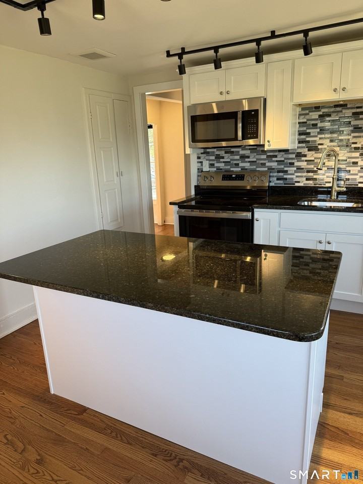 43 Boston Post Rd - Photo 2 of 18