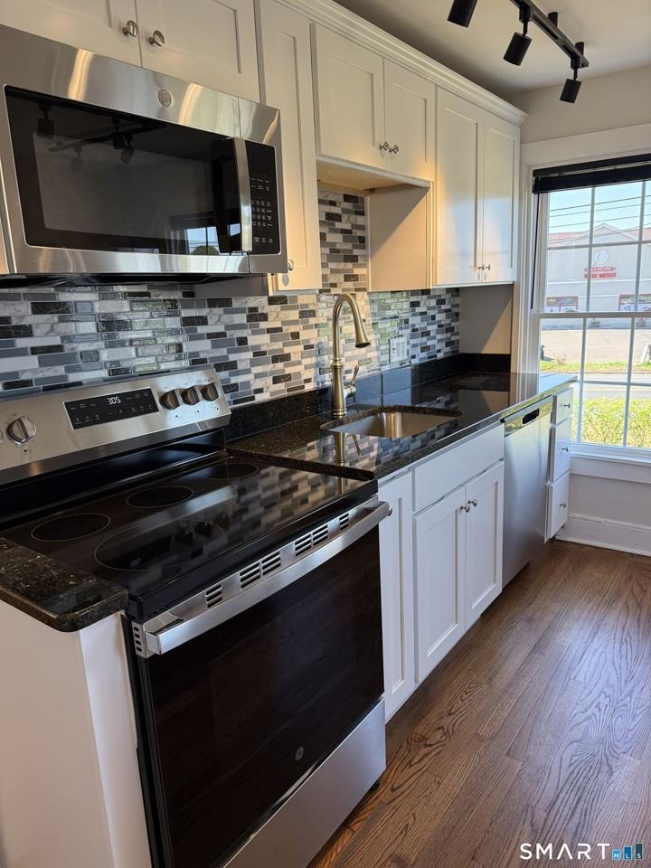 43 Boston Post Rd - Photo 3 of 18